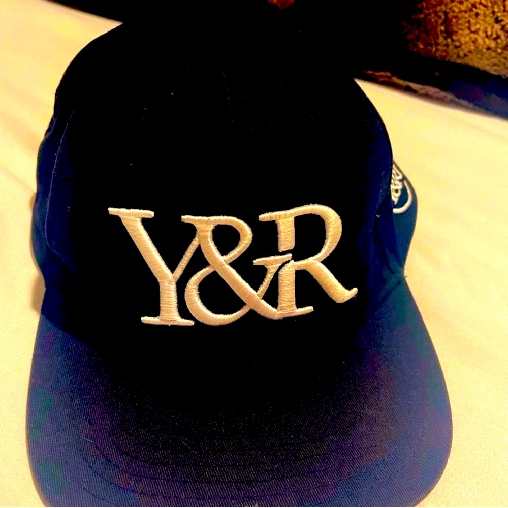 Authentic Y&R las angles 100% cotton one size fits most.